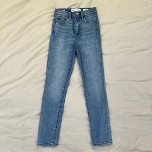 Aritzia Denim Forum The Lola High Rise Skinny 25L Blue‎ Jean